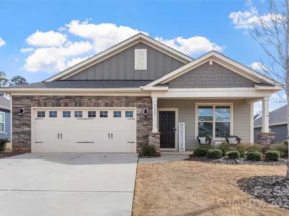 7127 Chrysanthemum Rd, Lancaster, SC 29720