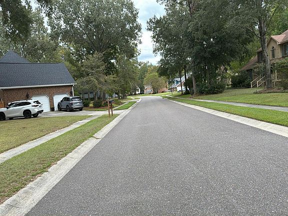 4th image of 100 Prentice Cir