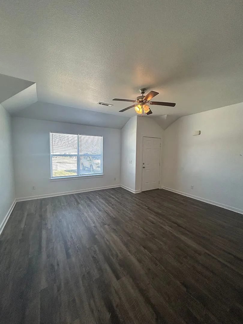 644 Hidden Springs Dr. — Photo 4