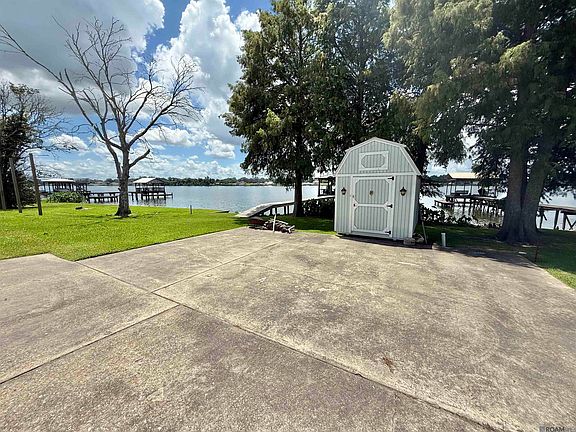3rd image of 7627 Island Rd