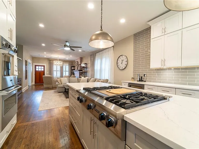 781 Greenwood Ave NE — Photo 23