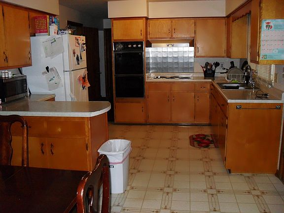 3rd image of 2721 W Scenic Dr