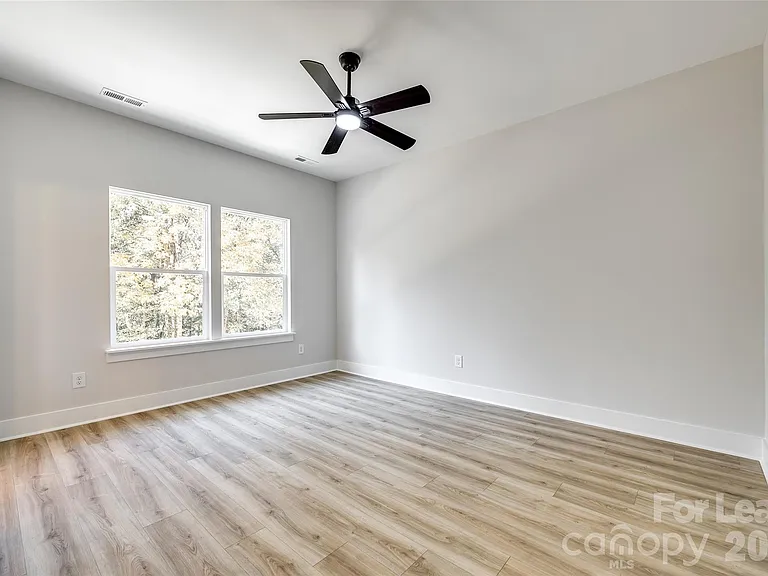 3418 Peligreni St — Photo 10