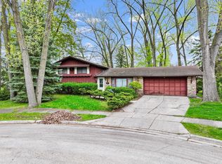 1007 Thorndale Ct, Green Bay, WI 54304