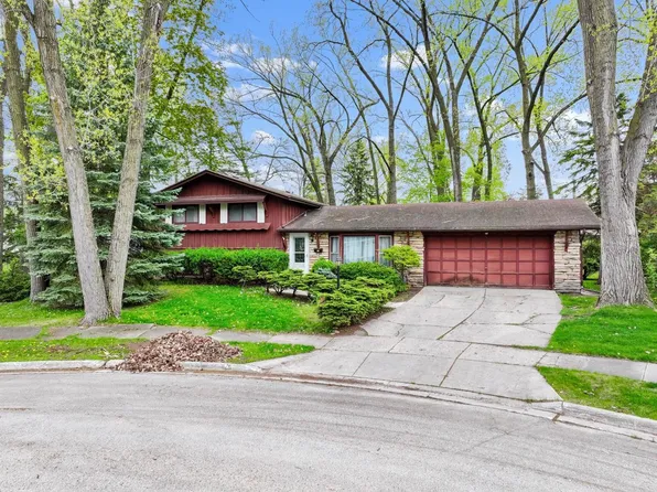 1007 Thorndale Ct, Green Bay, WI 54304