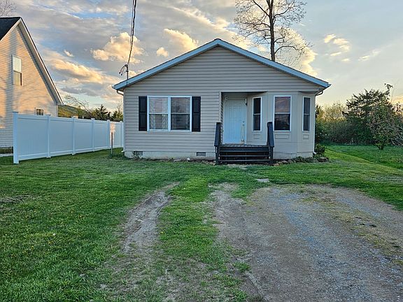 4th image of 22 Misty Ln