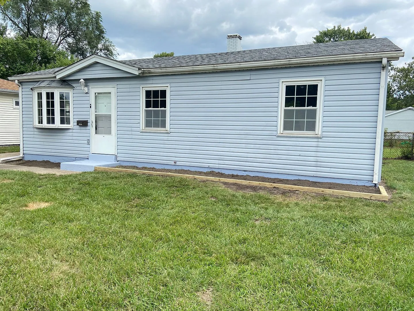 3 Bedroom Home With Central Air — Photo 1