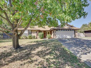 7045 Dover Ln, Richland Hills, TX 76118