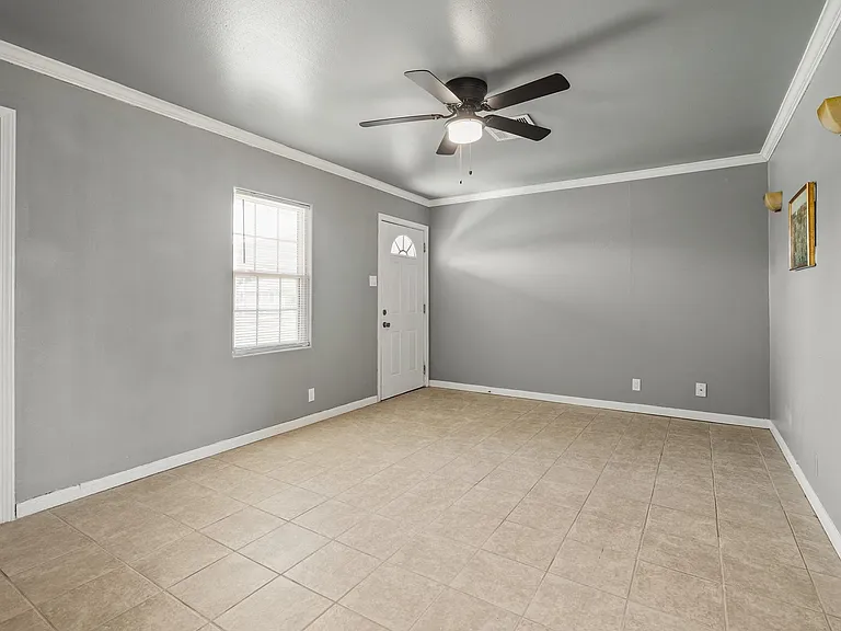 3209 Chestershire Dr — Photo 9