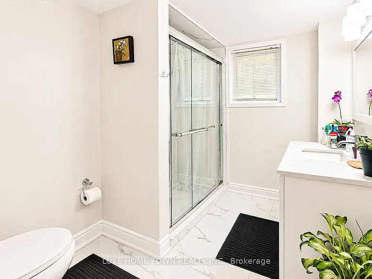 762 Railton Ave — Photo 17