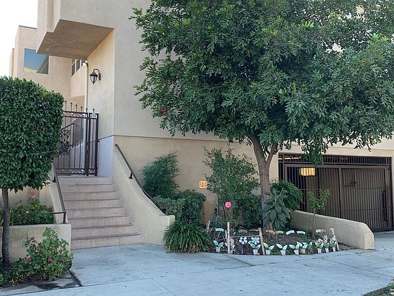 2nd image of 11630 Hamlin St APT 4