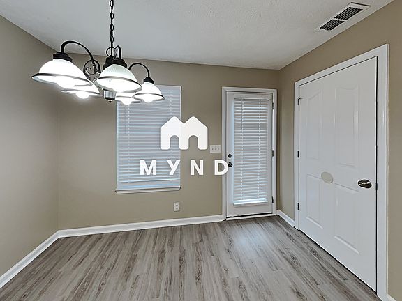 3rd image of 1119 Melvin Dr