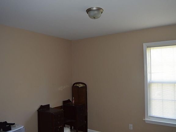 5th image of 516 Abington Dr