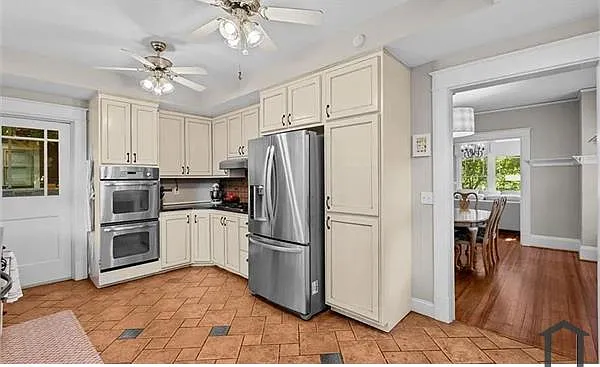 305 E Hendrix St — Photo 5