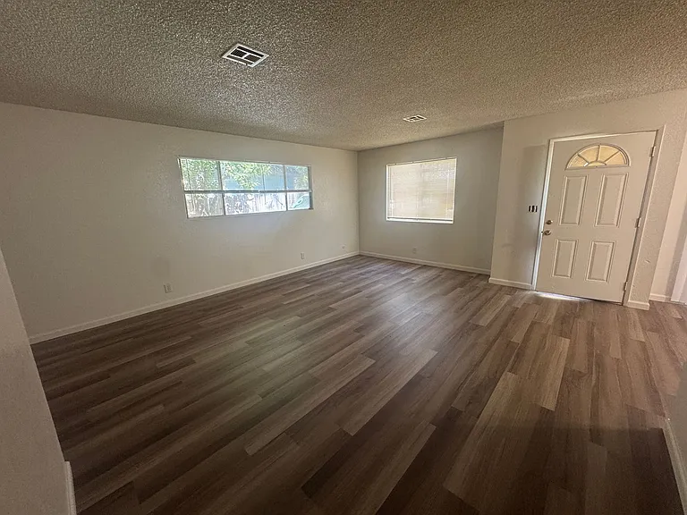 6690 Navajoa Ave — Photo 2