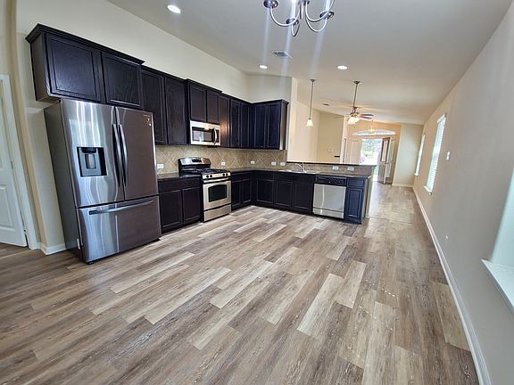 5th image of 2032 Nestlewood Dr