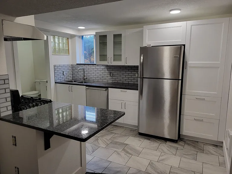 3272 SE Madison St — Photo 1