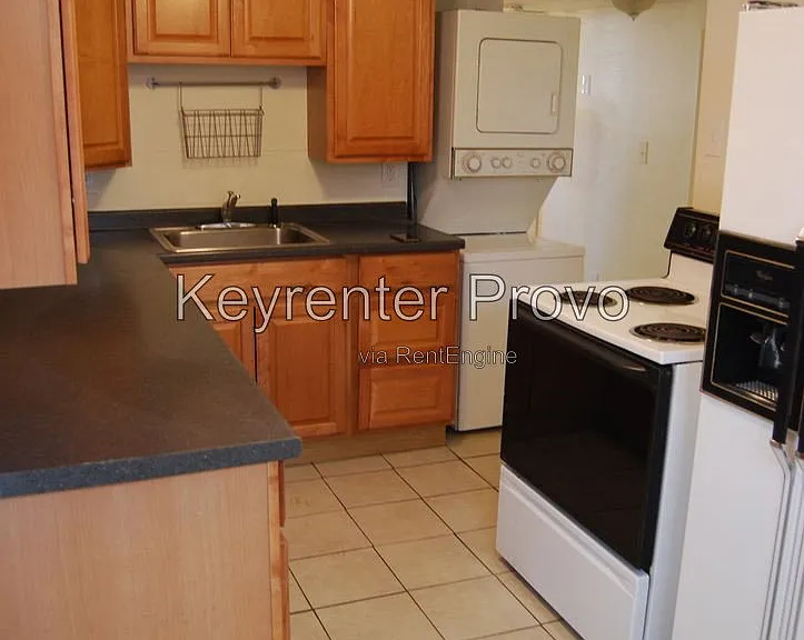 853 Memmo Dr #B — Photo 2