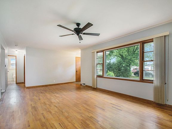 5th image of 2707 Burr Oak Ave