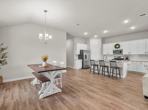 4901 Perennial Ln, La Marque, TX 77568