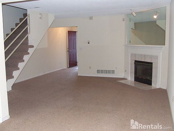 4th image of 1004 NE Whispering Winds Ct Unit 7