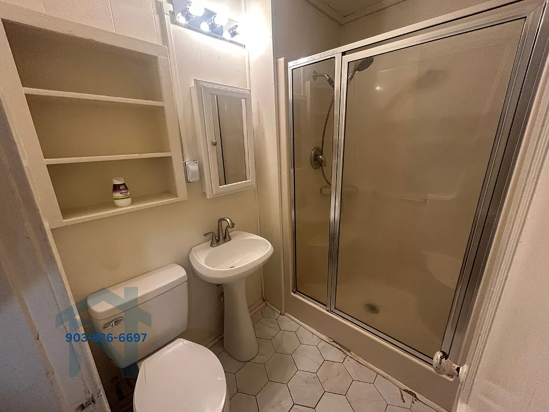 205 East Avenue A - 1 — Photo 3