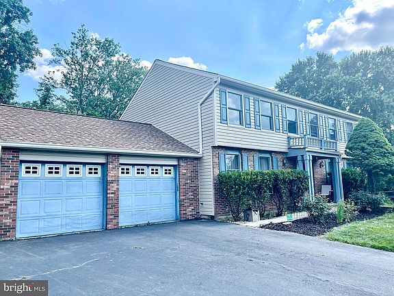 2nd image of 113 Silverleaf Ct