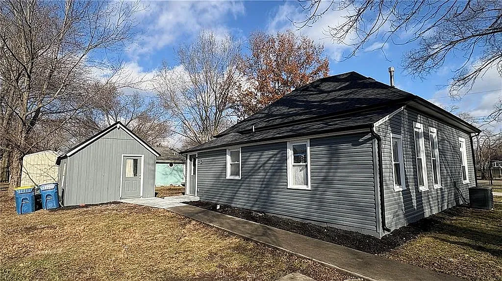 3 bed, 1224 sqft, $2,100 — Photo 4