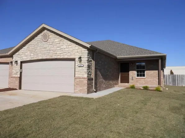 2401 W Bridlewood Trl, Ozark, MO 65721