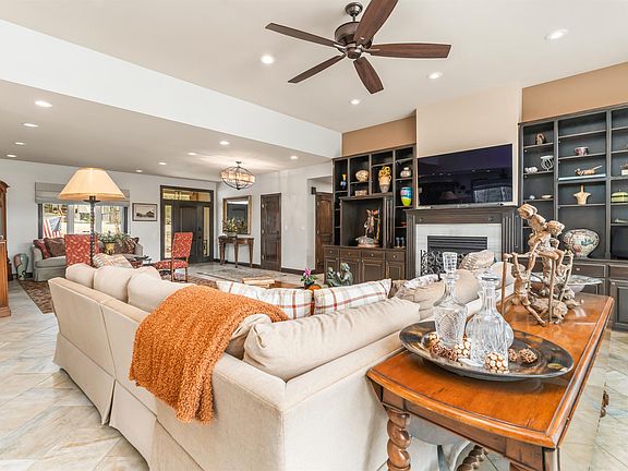 5th image of 3 Levantino Ln