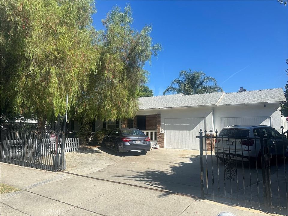 1st image of 20957 Community St