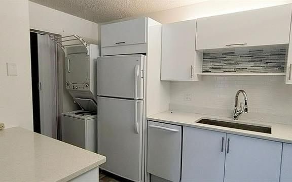 3rd image of 1106 Green Pine Blvd APT E1