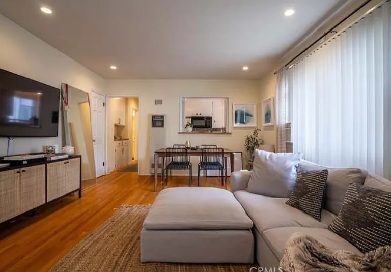 3042 E 3rd St #19 — Photo 2