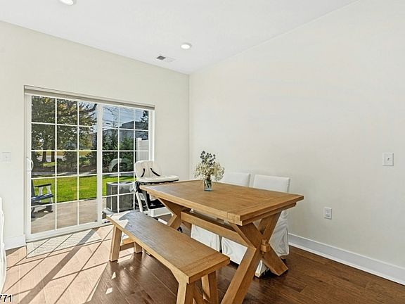 5th image of 53 Veterans Way