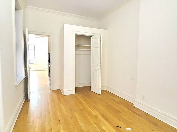 4th image of 411 E 6th St #6AA