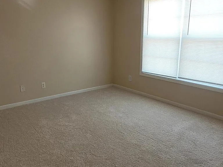 611 Prince William Dr — Photo 17
