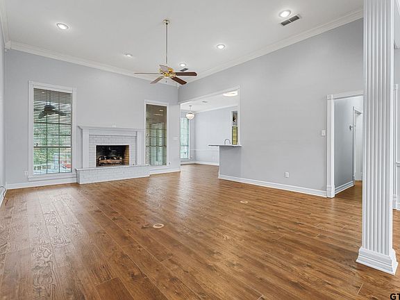 5th image of 3304 Pinecreek Dr