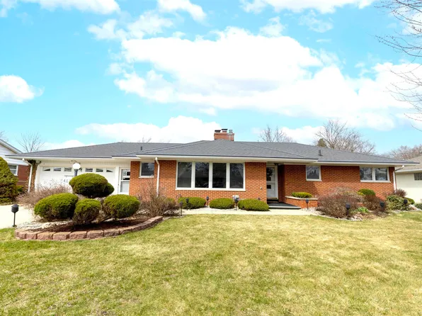 4832 Centennial Dr, Saginaw, MI 48638