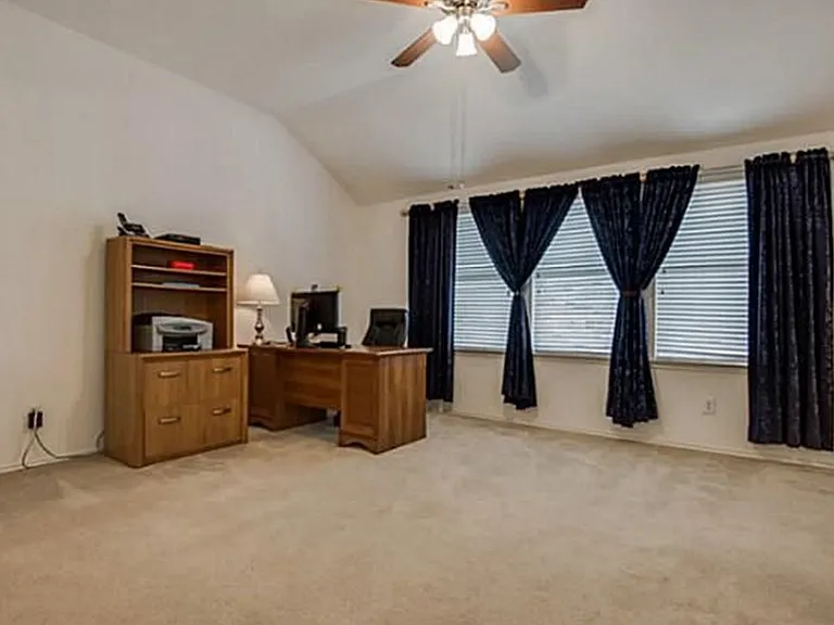 10205 Benwick Dr — Photo 17