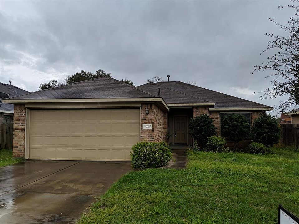 1st image of 7925 Silver Oak Dr