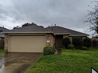 7925 Silver Oak Dr, Texas City, TX 77591