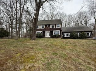 7 Willow Lane, East Lyme, CT 06333