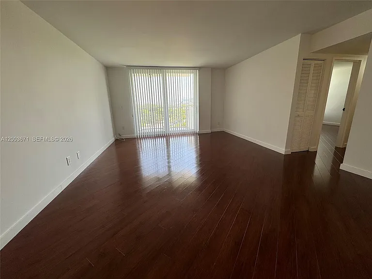 2020 NE 135th St #810 — Photo 6