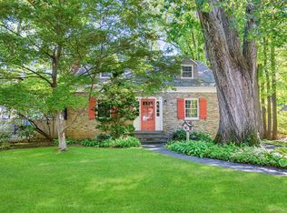 31 Bellingham Lane, Great Neck, NY 11023