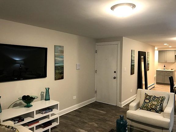 5th image of 3936 N Narragansett Ave #3