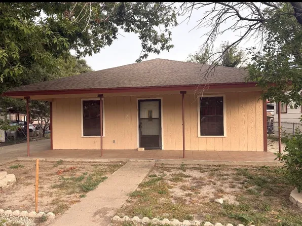 413 E De La Rosa St, Del Rio, TX 78840