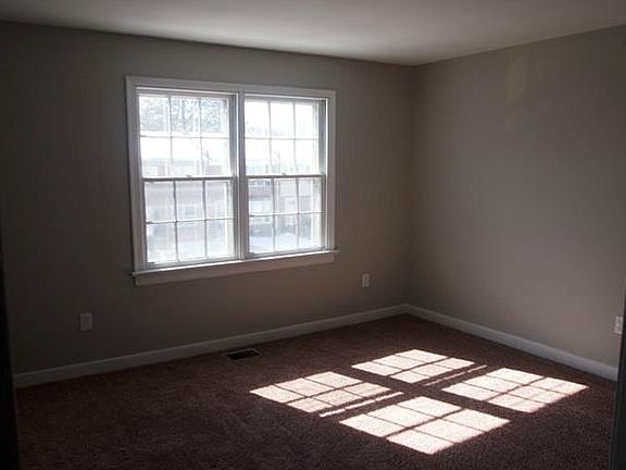 3rd image of 2238 Kingsbrook Dr