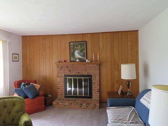 5th image of 233 Howard Dr