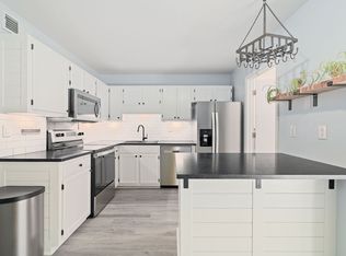 1383 Camp Rd APT B, Charleston, SC 29412