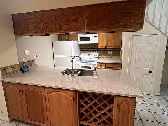 4th image of 8576 Chesapeake Blvd